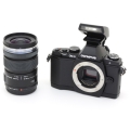 OLYMPUS OM-D E-M5レンズキット (ブラック) OLYMPUS OM-D E-M5レンズキット (ブラック)