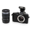 OLYMPUS OM-D E-M5レンズキット (ブラック) OLYMPUS OM-D E-M5レンズキット (ブラック)