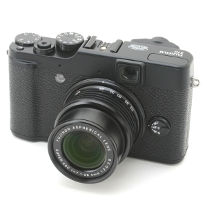 FUJIFILM X10