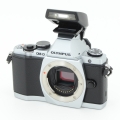 OLYMPUS OM-D E-M5 (シルバー)