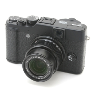 FUJIFILM X10