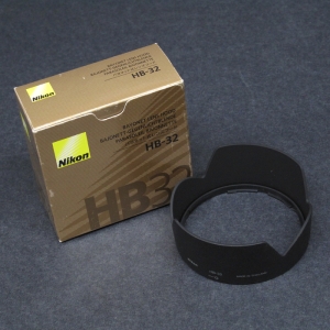 【ネット限定用品】 Nikon レンズフード HB-32 (AF-S DX 18-105mm F3.5-5.6G ED VR、AF-S DX 18-70mm F3.5-4.5G、AF-S DX 18-135mm F3.5-5.6G用)