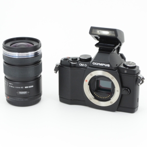 OLYMPUS OM-D E-M5レンズキット (ブラック)