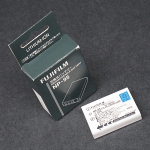 【ネット限定用品】 FUJIFILM リチウムイオン充電式バッテリー NP-95 (X100S、FinePix X100、REAL 3D W1、X-S1用)