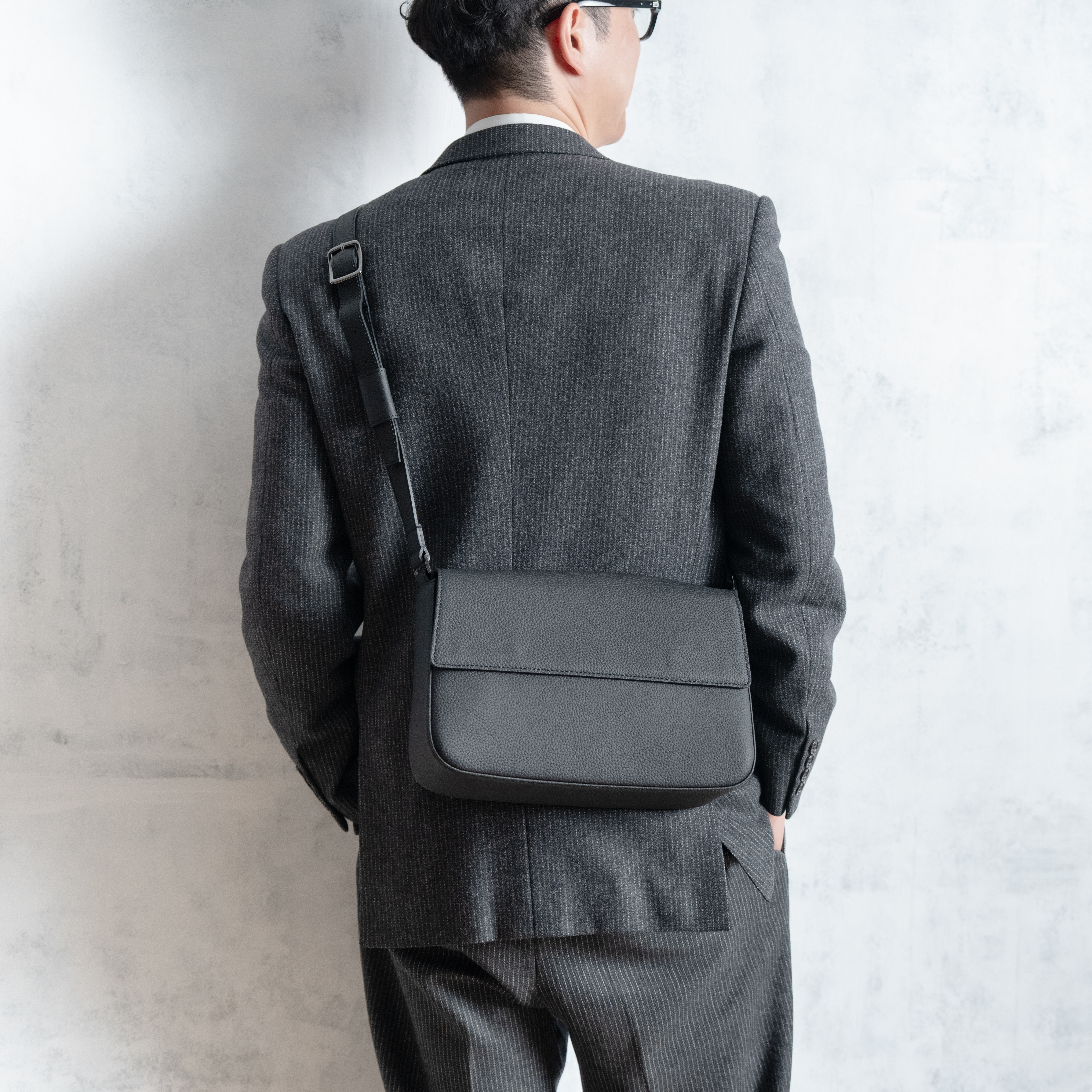 Anmut Elegance Leather Bag