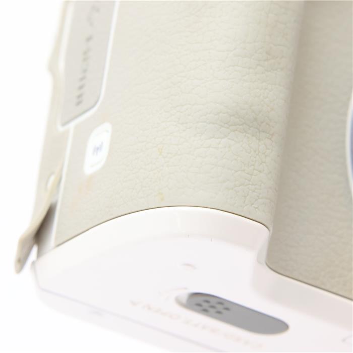 中古)Canon (キヤノン) EOS Kiss M ボディ ホワイト（商品ID