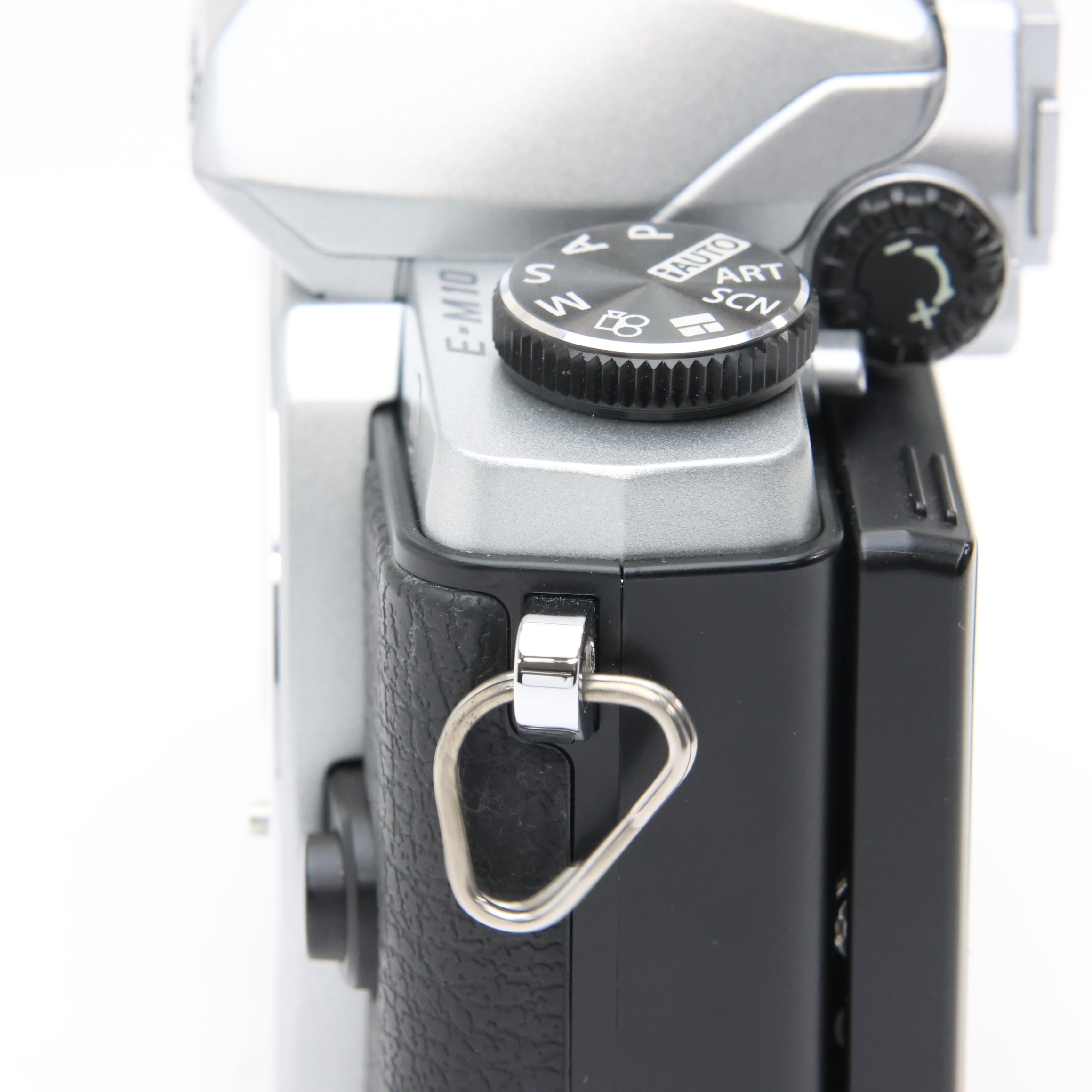 中古)OLYMPUS (オリンパス) OM-D E-M10 ボディ シルバー（商品ID