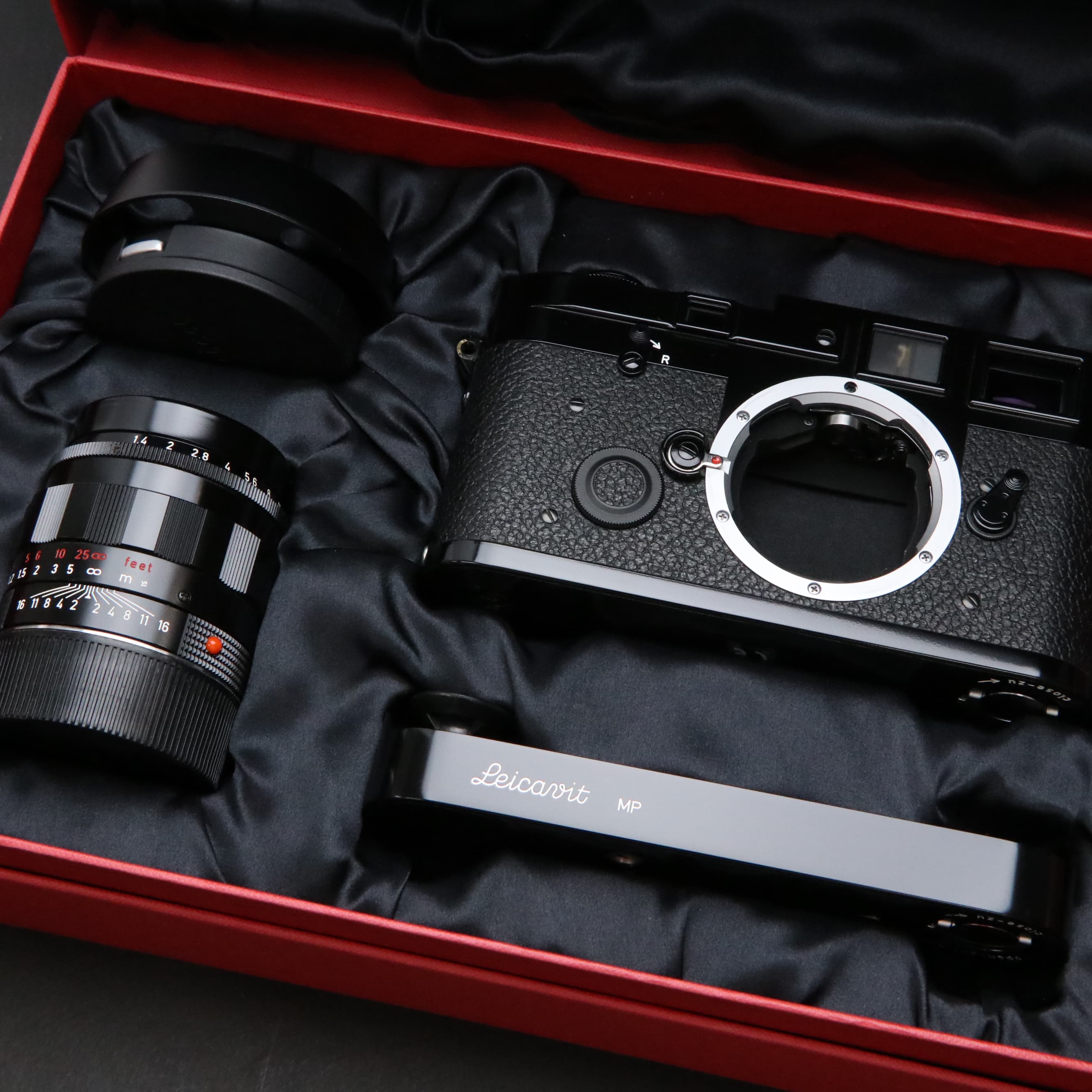 フィルムカメラ Leica MP3 LHSA blackpaint leicabit box 中古)Leica (ライカ) MP3 LHSAスペシャルエディションセット ブラック