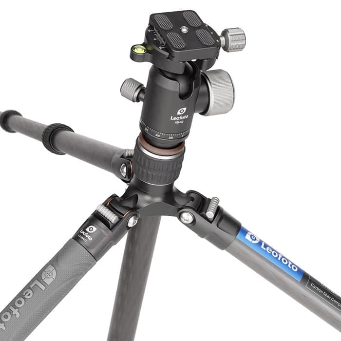 leofotoトラベラーカーボン三脚 LE-284CT+CB-40レオフォト 新品)Leofoto（レオフォト） トラベラーカーボン4段三脚 LX-254CT+XB