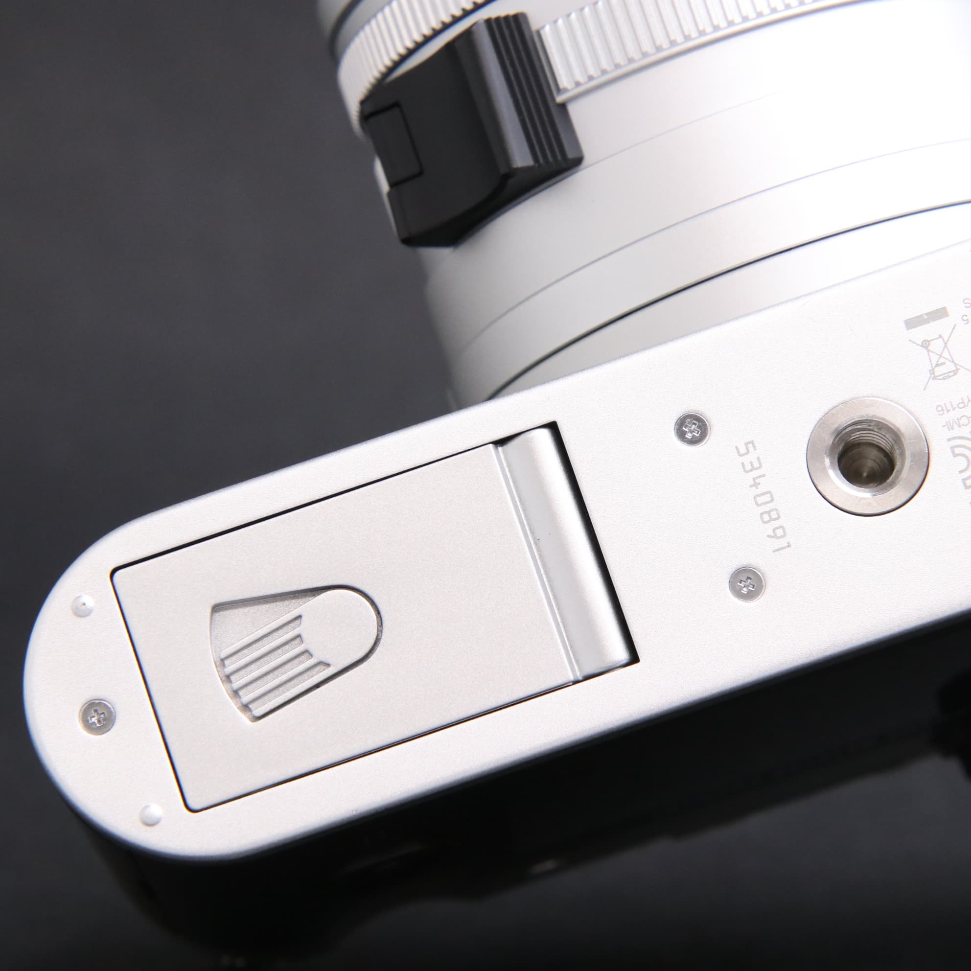 中古)Leica (ライカ) Q(Typ116) khaki（商品ID：3717017030032）詳細