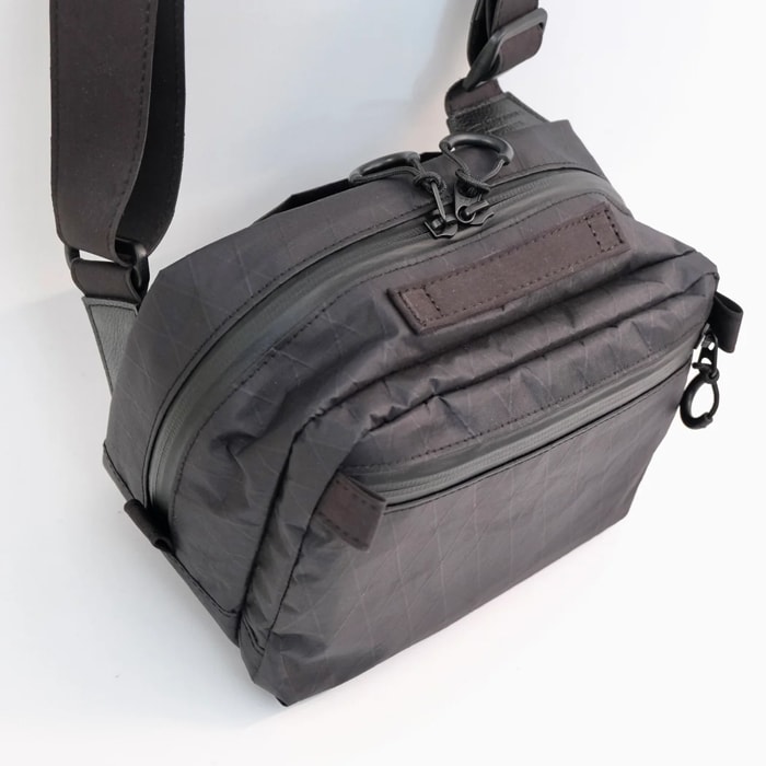 「INDUSTRIA」萩庭桂太が理想とするカメラバッグ」 新品)INDUSTRIA（インダストリア） 萩庭桂太氏が理想とする U.Lカメラ