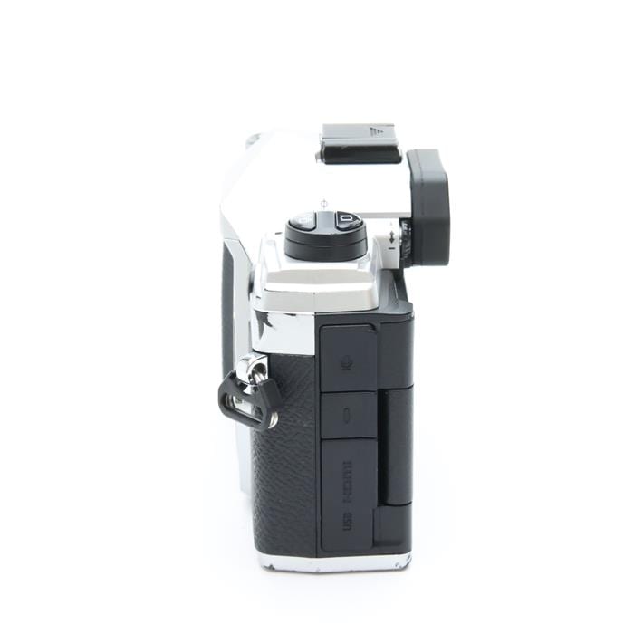 【新品級】OM SYSTEM OM-5 ボディー シルバー OLYMPUS／OM SYSTEM OM SYSTEM OM-5 ボディー シルバー｜新品