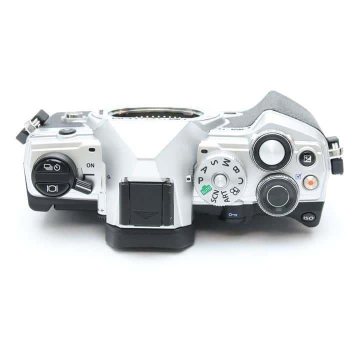 OLYMPUS - OM SYSTEM OLYMPUS OM-5 シルバー ボディ 未使用新品 OMデジタルソリューションズ OM SYSTEM OM-5 ボディ [シルバー