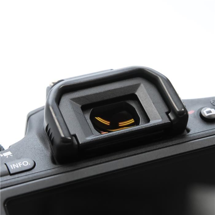 中古)Canon (キヤノン) EOS 8000D EF-S18-135 IS STM レンズキット