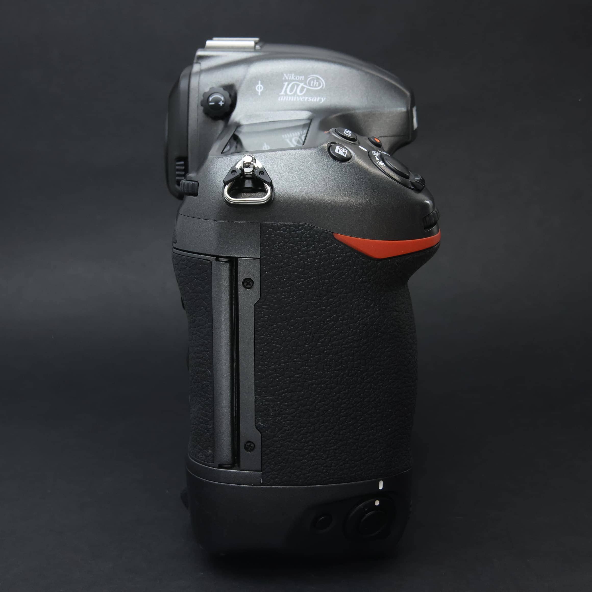 中古)Nikon (ニコン) D5 ボディ（XQD-Type） 100周年記念モデル