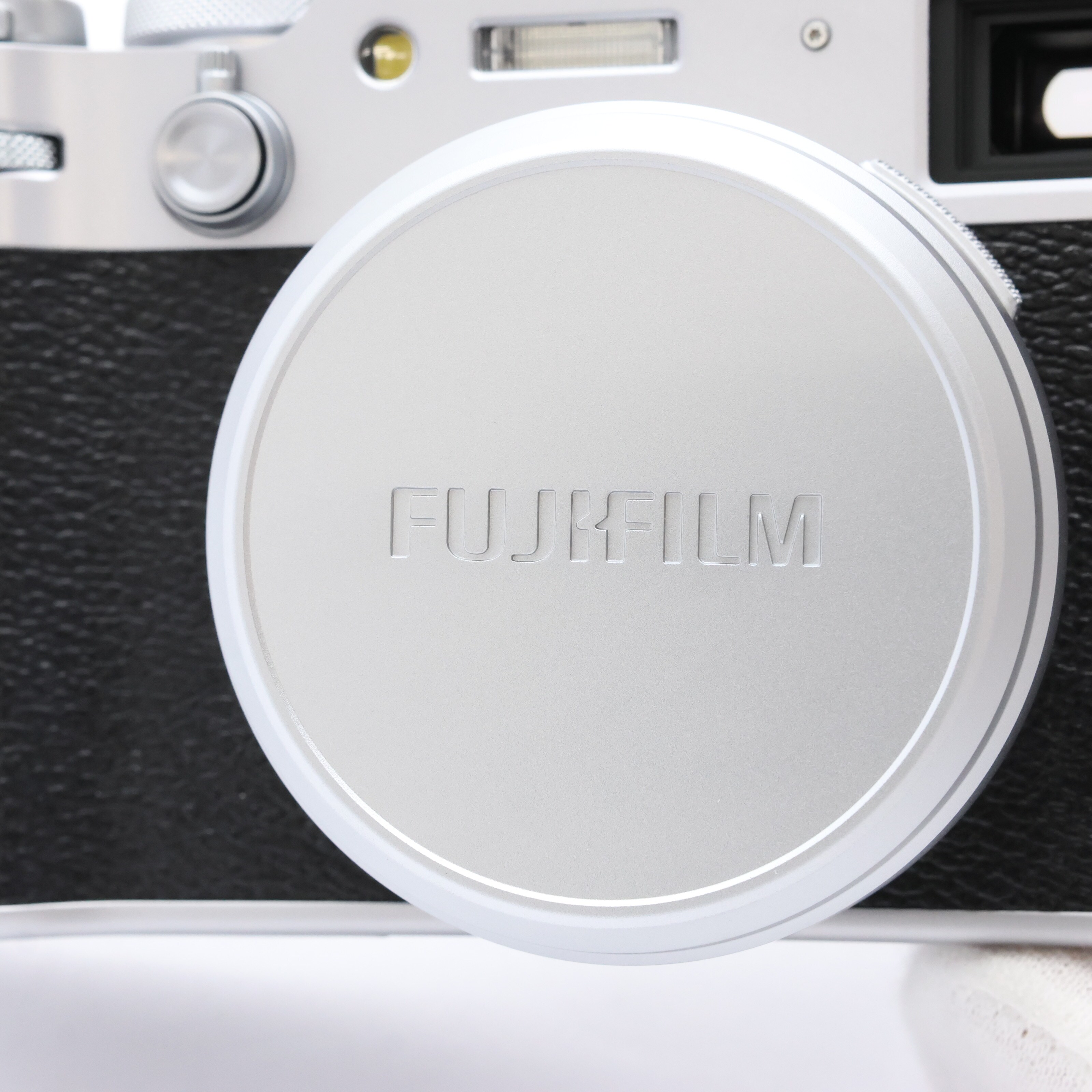 美品 FUJIFILM X100 初代 シルバー フジフィルム デジタルカメラ FinePix 富士フィルム Fujifilm X100 シルバー デジタルカメラ