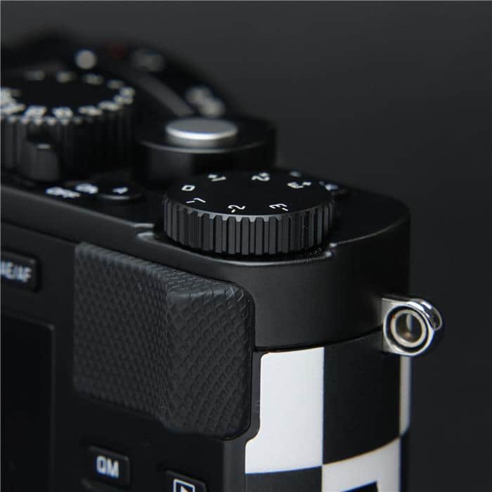 デジタルカメラ LEICA D-Lux 7 Vans X Ray Barbee Edition ライカD-LUX 7に、チェッカーボード柄の「Vans × Ray Barbee