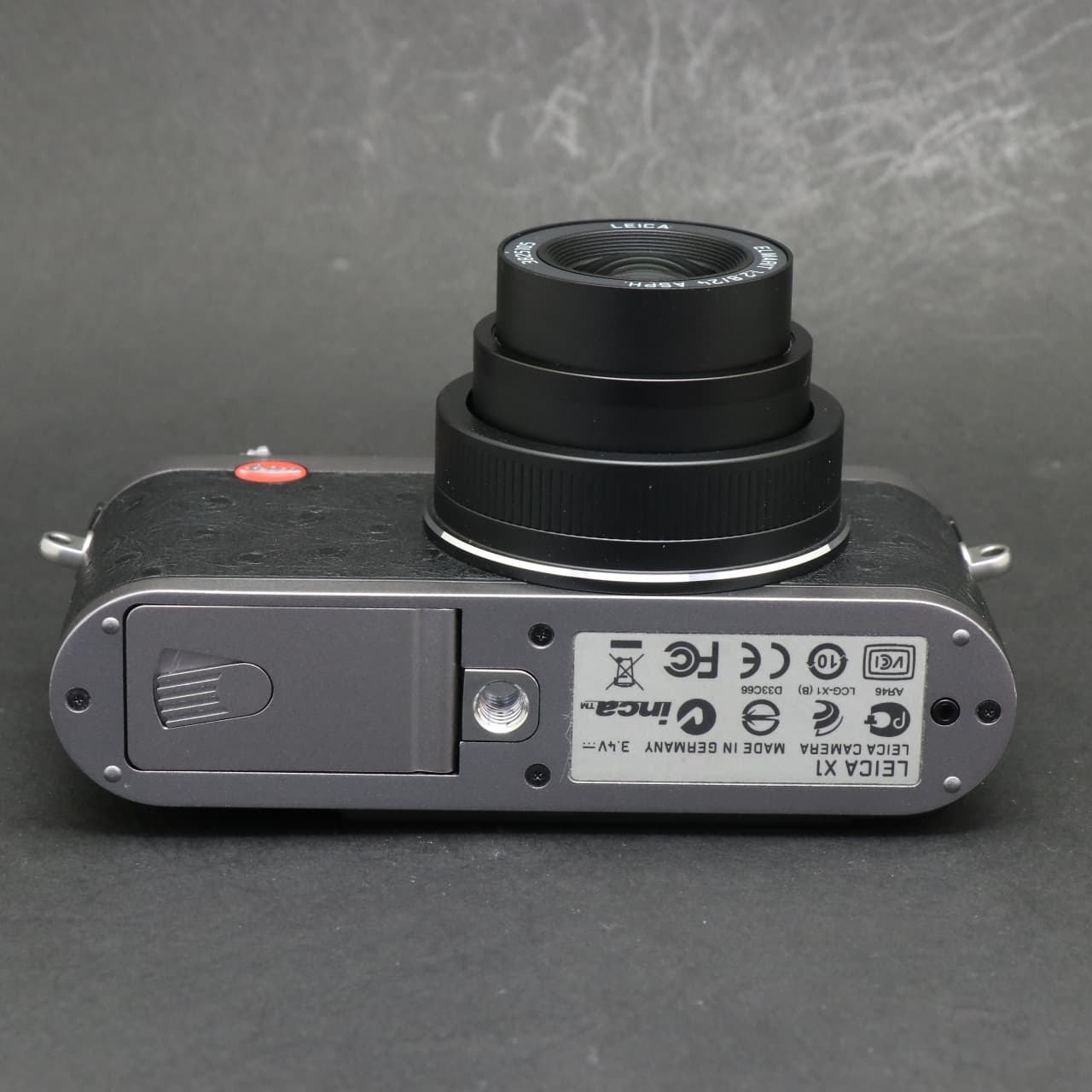 【中古】Leica x1 ブラック Leica X1 12.2MP Digital Camera Body in an Original Box | eBay