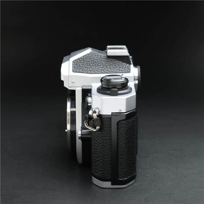 美品　NIKON ニコン NEW FM2 シルバー モルト新品交換済 H007 中古)Nikon (ニコン) New FM2 シルバー（商品ID：3717020426143）詳細