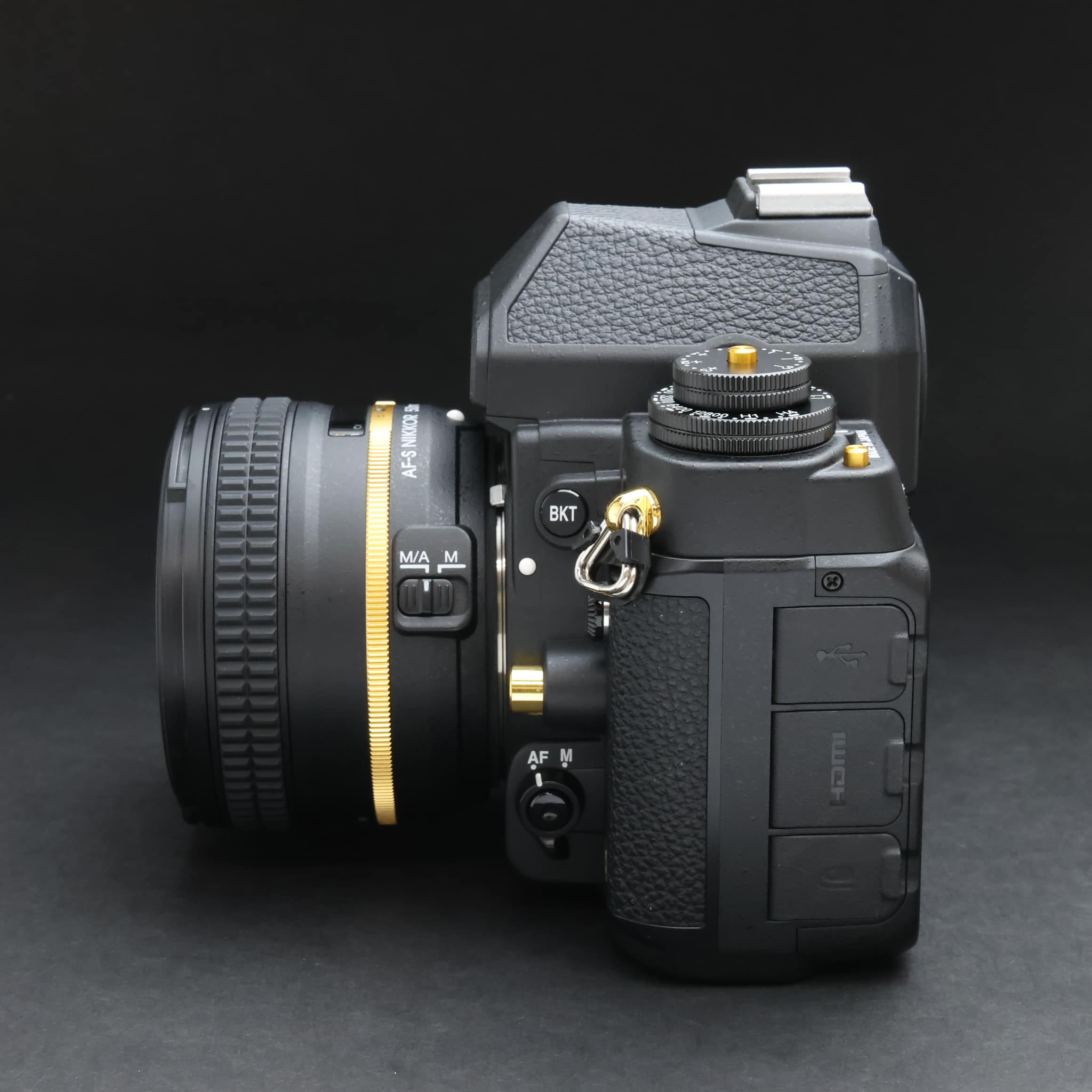 美品 nikon Df limited gold edition Nikon Japan Announces a Limited Edition, Gold-Adorned Version of