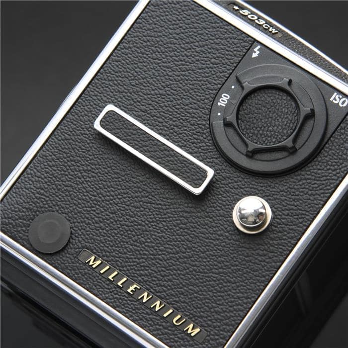 ハッセルブラッド503CW ボディ＋planar80mm＋マガジン　セット 四角い写真のハッセルブラッド。503CX (CF Planar T* 80mm f/2.8