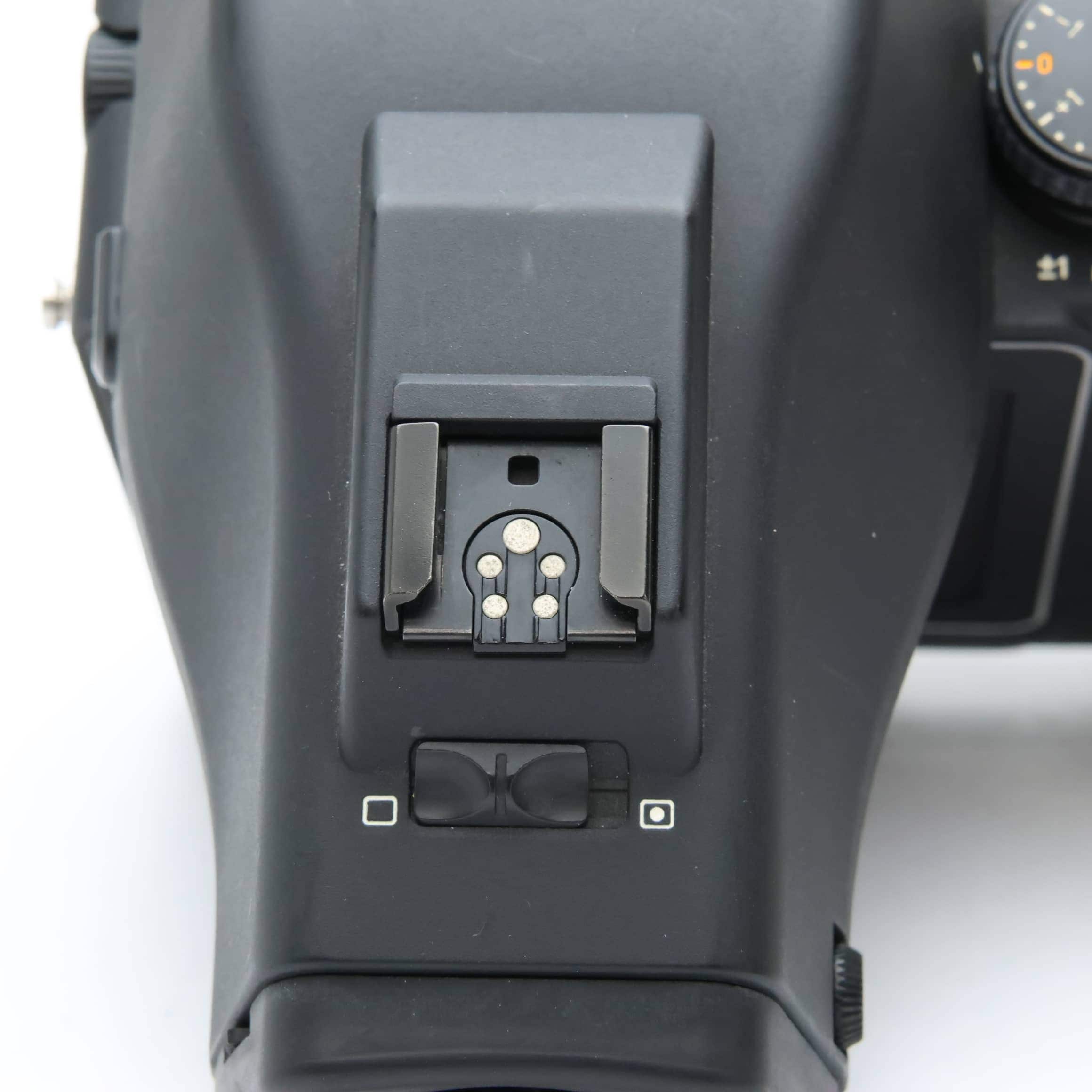 コンタックス Contax 645 AE 中判カメラ ボディ MFB-1付き コンタックス Contax 645 AE 中判カメラ ボディ MFB-1付き CONTAX 645