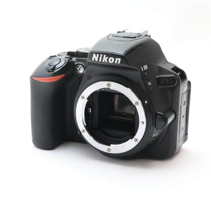 ★ショット数5,904 枚・超美品★ ニコン D5600 ボディ #18464 ☆ショット数5,904 枚・超美品☆ ニコン D5600 ボディ #18464