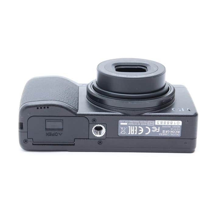 RICOH GR III HDF 新品未使用品 ついにRICOH GR III HDFが抽選販売される模様。今さら買おうかなぁ