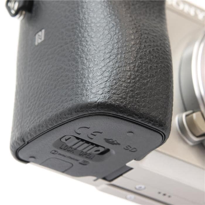 中古)SONY (ソニー) α6000パワーズームレンズキット ILCE-6000L