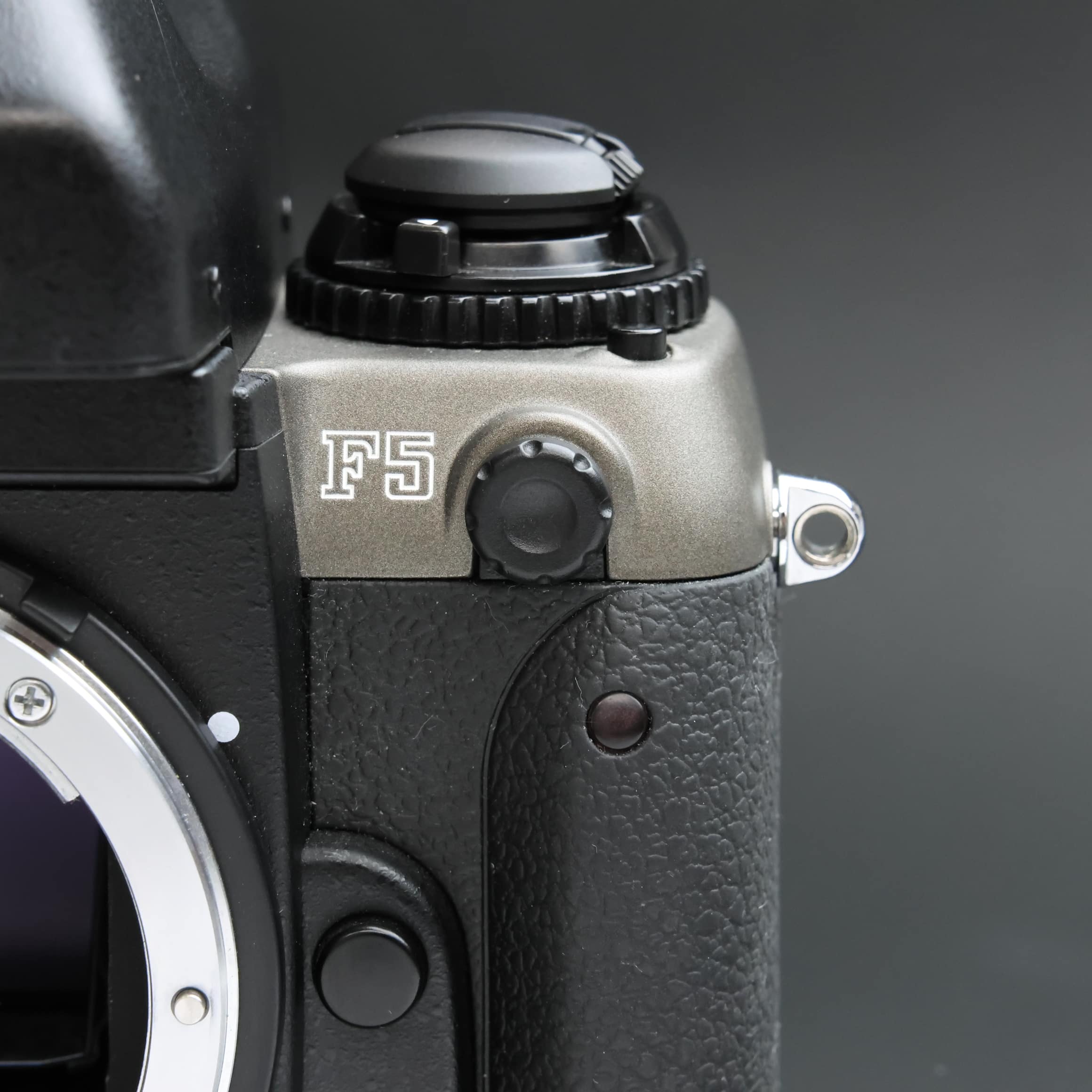 中古)Nikon (ニコン) F5 50th（商品ID：3717020223254）詳細ページ