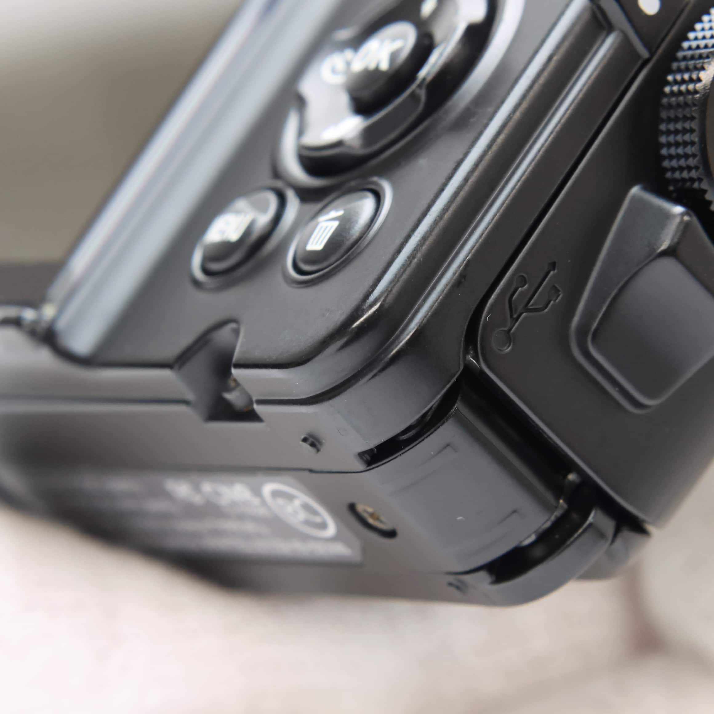 Nikon COOLPIX W300 デジタルカメラ ブラック 7a29a54c15abfcf998c8d4e5d270b9