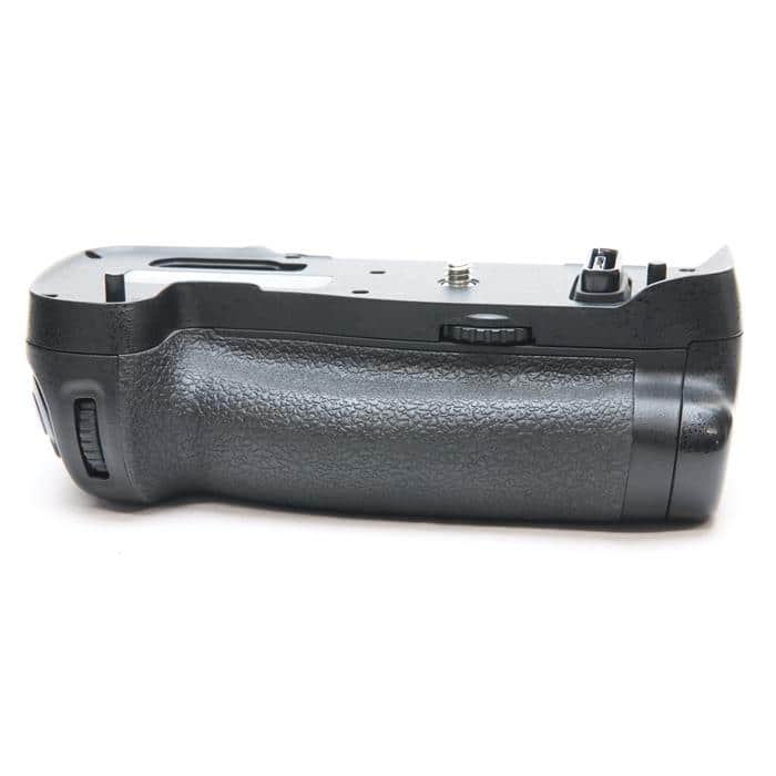 中古)Nikon (ニコン) マルチパワーバッテリーパック MB-D17