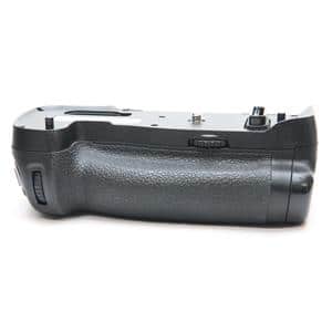 中古)Nikon (ニコン) マルチパワーバッテリーパック MB-D17