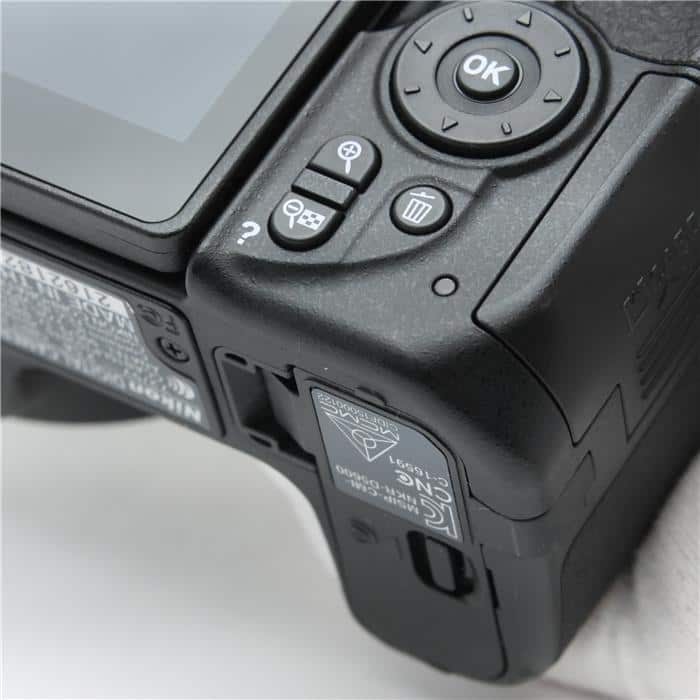 中古)Nikon (ニコン) D5600 ダブルズームキット（商品ID