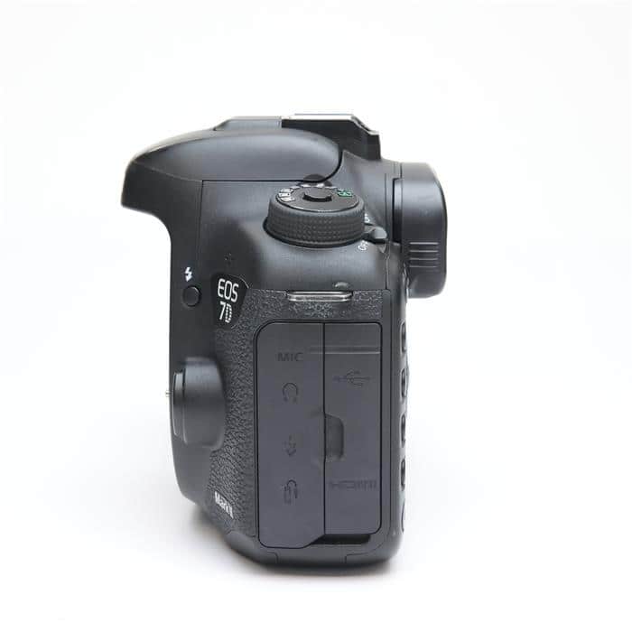 EOS 7D Mark II ボディ
