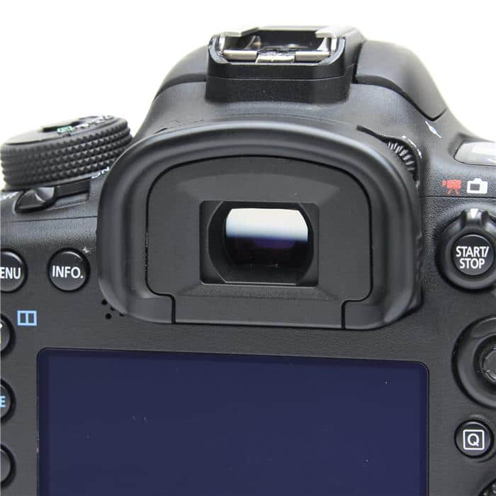 EOS 7D Mark II ボディ