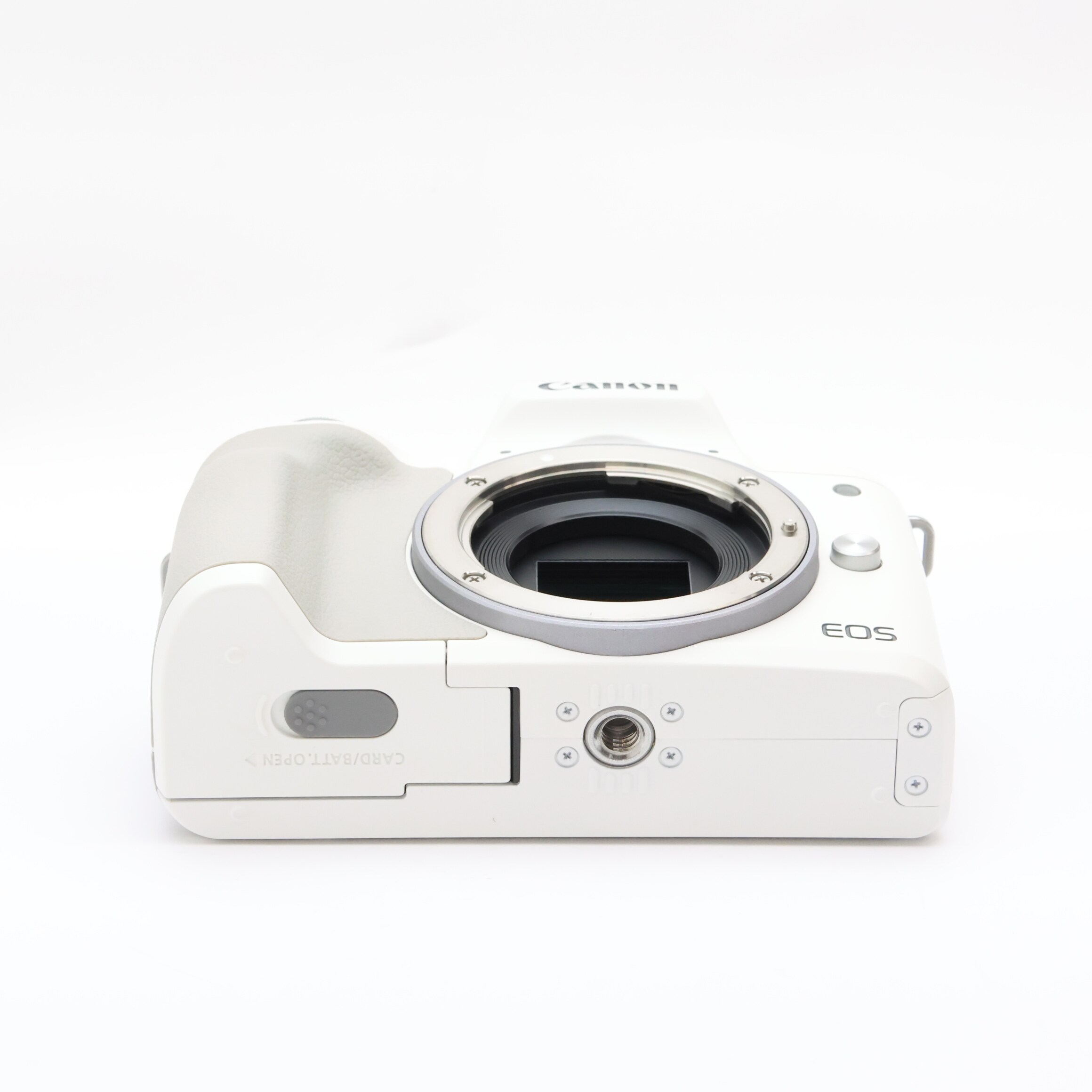 中古)Canon (キヤノン) EOS Kiss M2 ボディ ホワイト（商品ID 