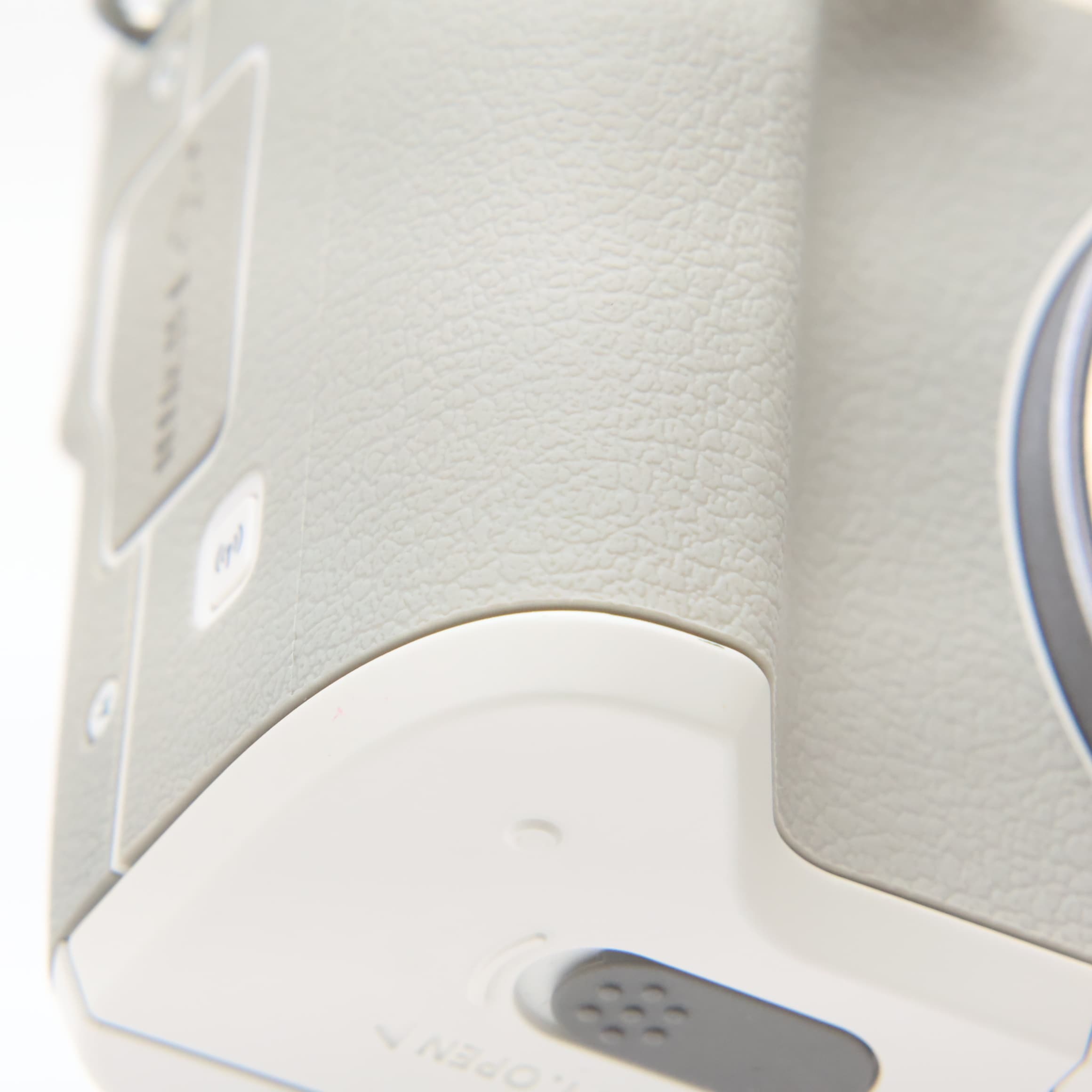 中古)Canon (キヤノン) EOS Kiss M2 ボディ ホワイト（商品ID