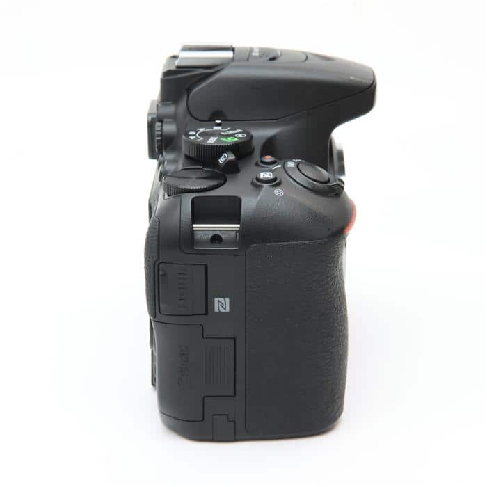 Nikon D5600 ボディ バッテリー＆チャージャー付属（Nikon NIKON 