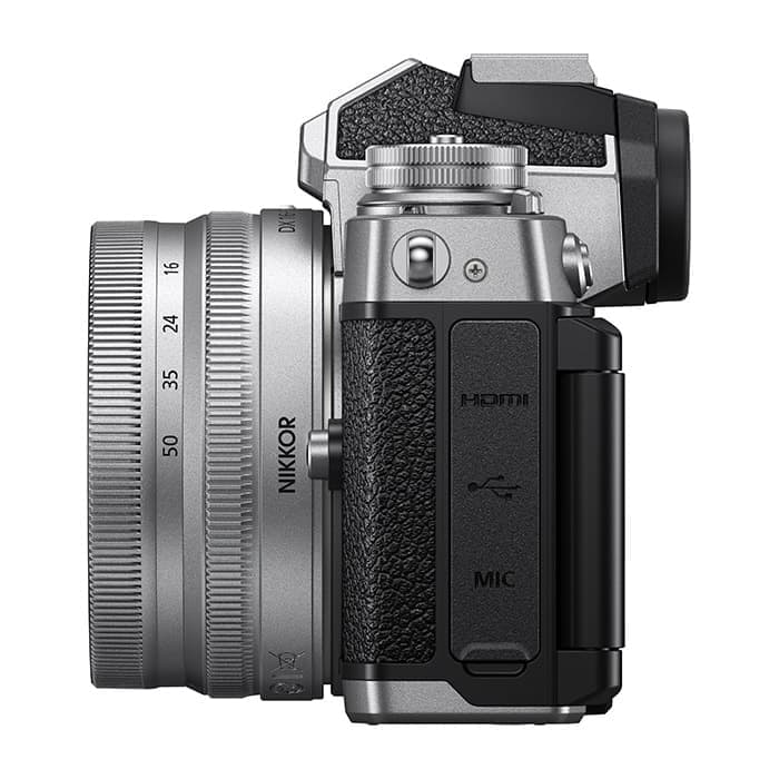 本革カバー付き Nikon ニコン ZFC レンズキット シルバー 新品)Nikon (ニコン) Zfc 16-50 VR レンズキット シルバー（商品ID