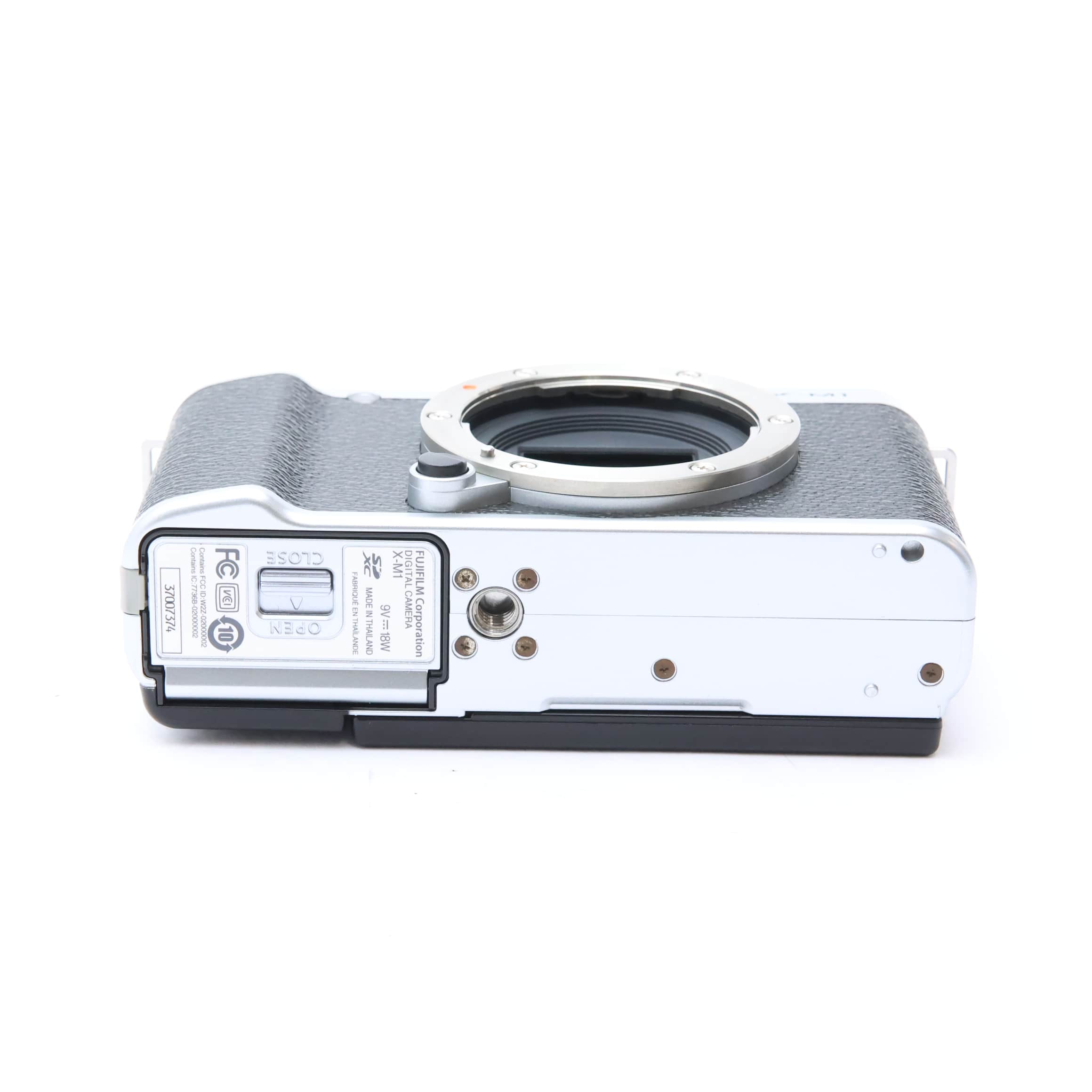 中古)FUJIFILM (フジフイルム) X-M1 ダブルレンズキット シルバー