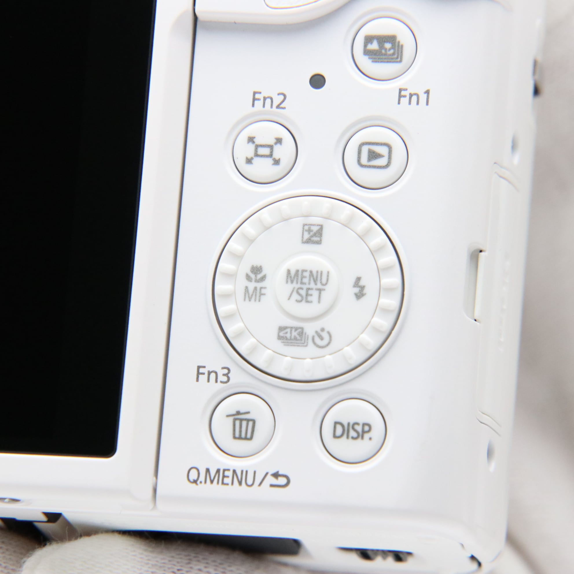 中古)Panasonic (パナソニック) LUMIX DC-TZ95D ホワイト（商品ID