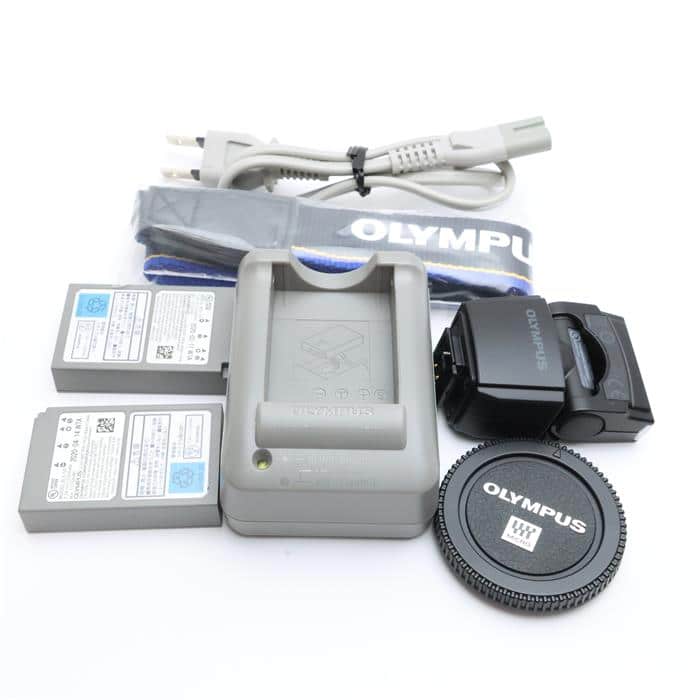 Olympus OM-D E-M5ボディ　バッテリーグリップ、バッテリー3個付 ミニレポート：2種類の外付けグリップを使い比べてみた （OM-D E-M5