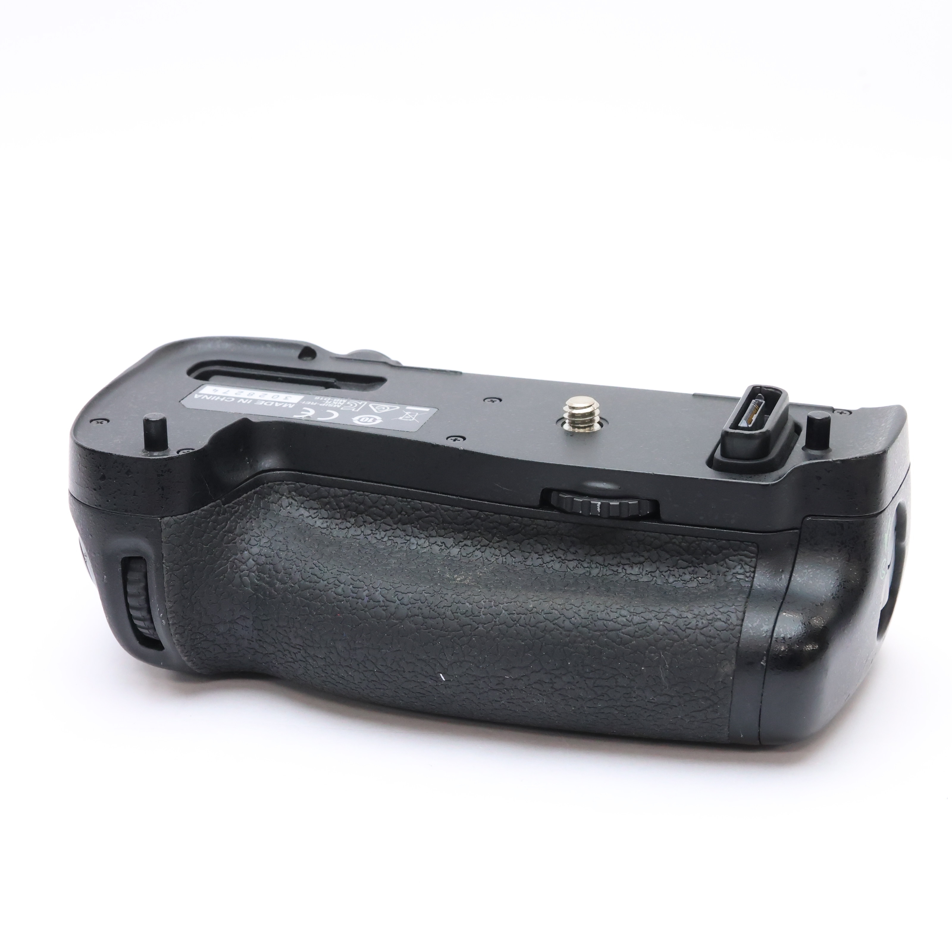 Nikon マルチパワーバッテリーパック MB-D16 未使用品 中古)Nikon (ニコン) マルチパワーバッテリーパック MB-D16（商品ID