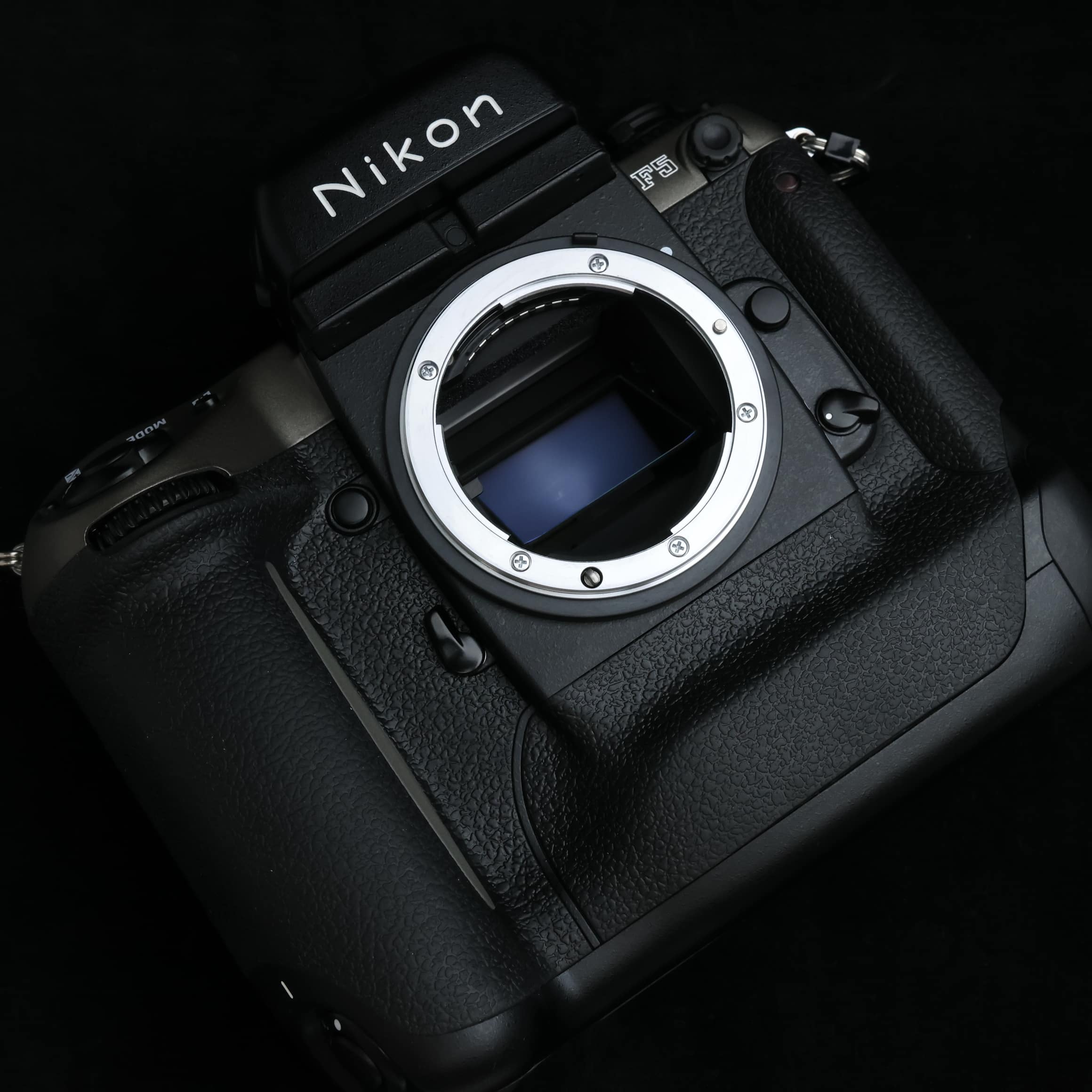 超美品 NIKON FG ブラック 箱付き 説明書 モルト新品交換済 H088 超美品 NIKON FG ブラック フィルムカメラ モルト新品交換済 B608 超美