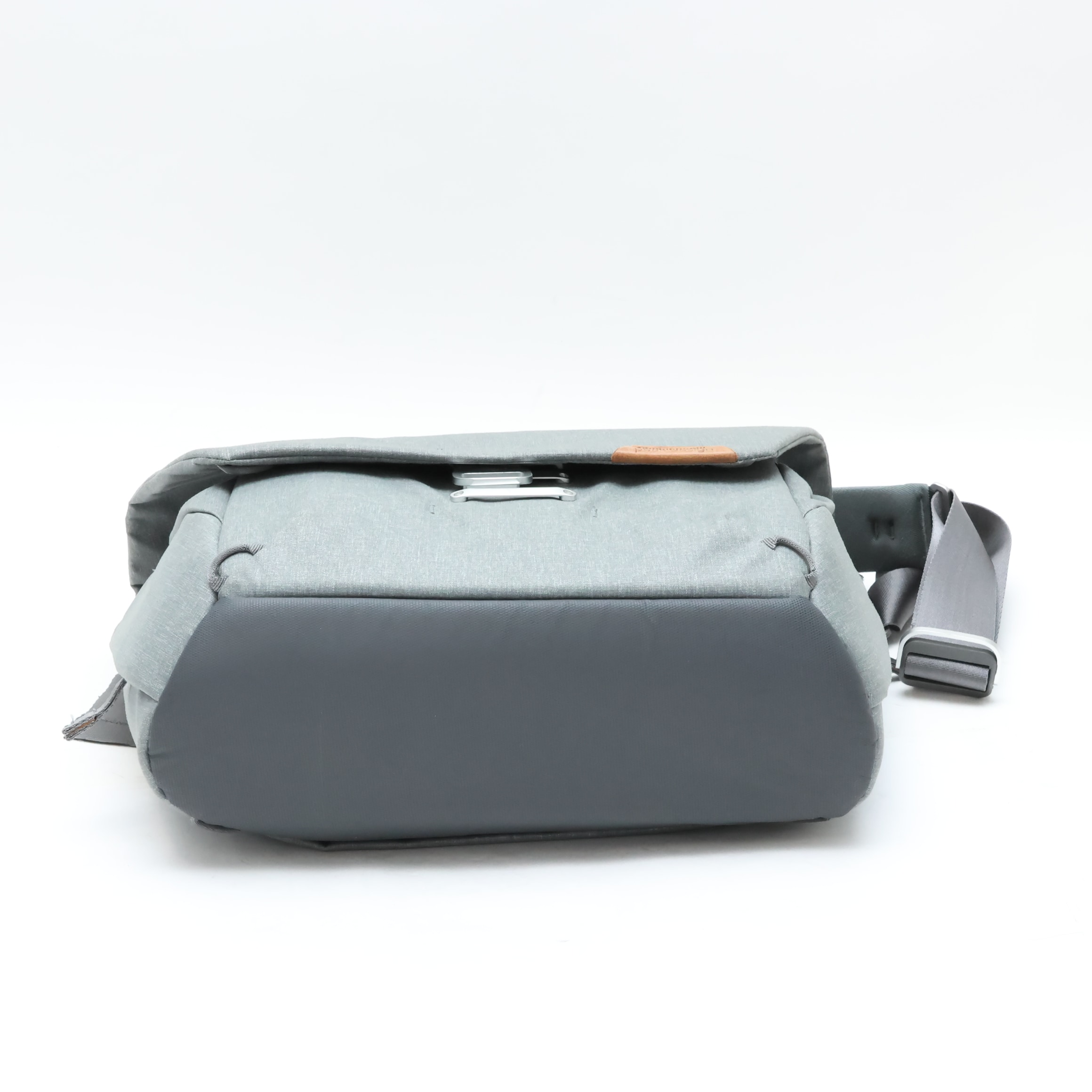 中古)peak design (ピークデザイン) エブリデイメッセンジャー13L BEDM