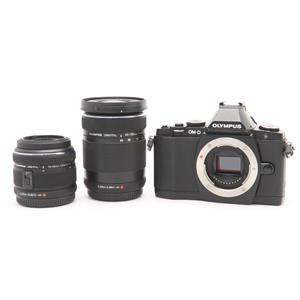 中古 Olympus オリンパス Om D E M5 Wズームキット ブラック 商品id 詳細ページ デジタルカメラ ミラーレスカメラ 交換レンズの総合サイト マップカメラ 中古 Olympus オリンパス Om D E M5 Wズームキット ブラック 商品id 詳細ページ デジタルカメラ ミラーレスカメラ 交換レンズの総合サイト マップカメラ