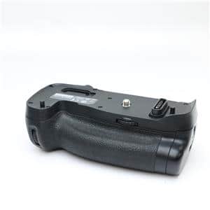 Nikon (ニコン) マルチパワーバッテリーパック MB-D17 メイン