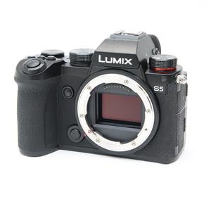 panasonic lumix dc-s5」の商品検索結果 | デジタルカメラ、ミラーレス