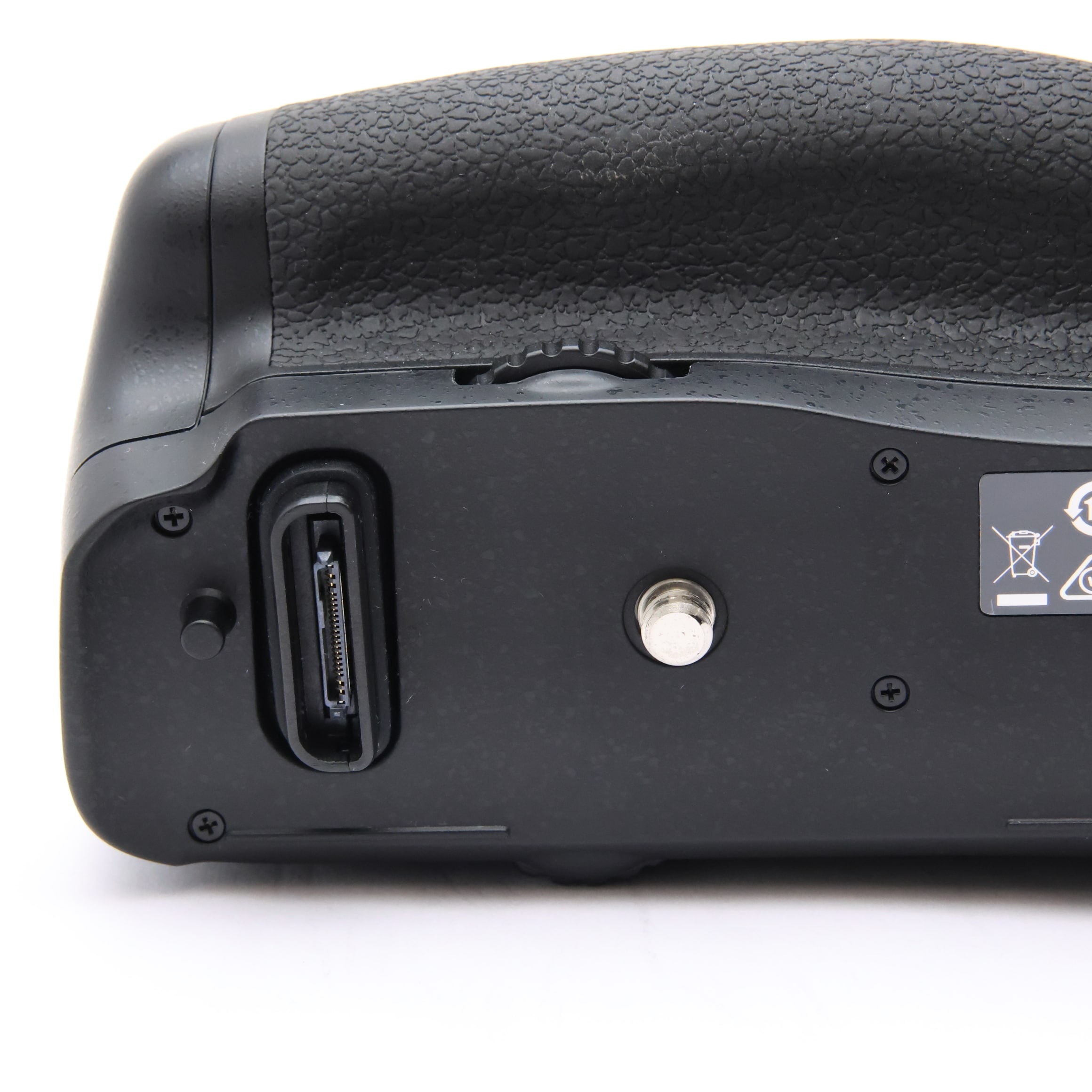 中古)Nikon (ニコン) マルチパワーバッテリーパック MB-D16（商品ID